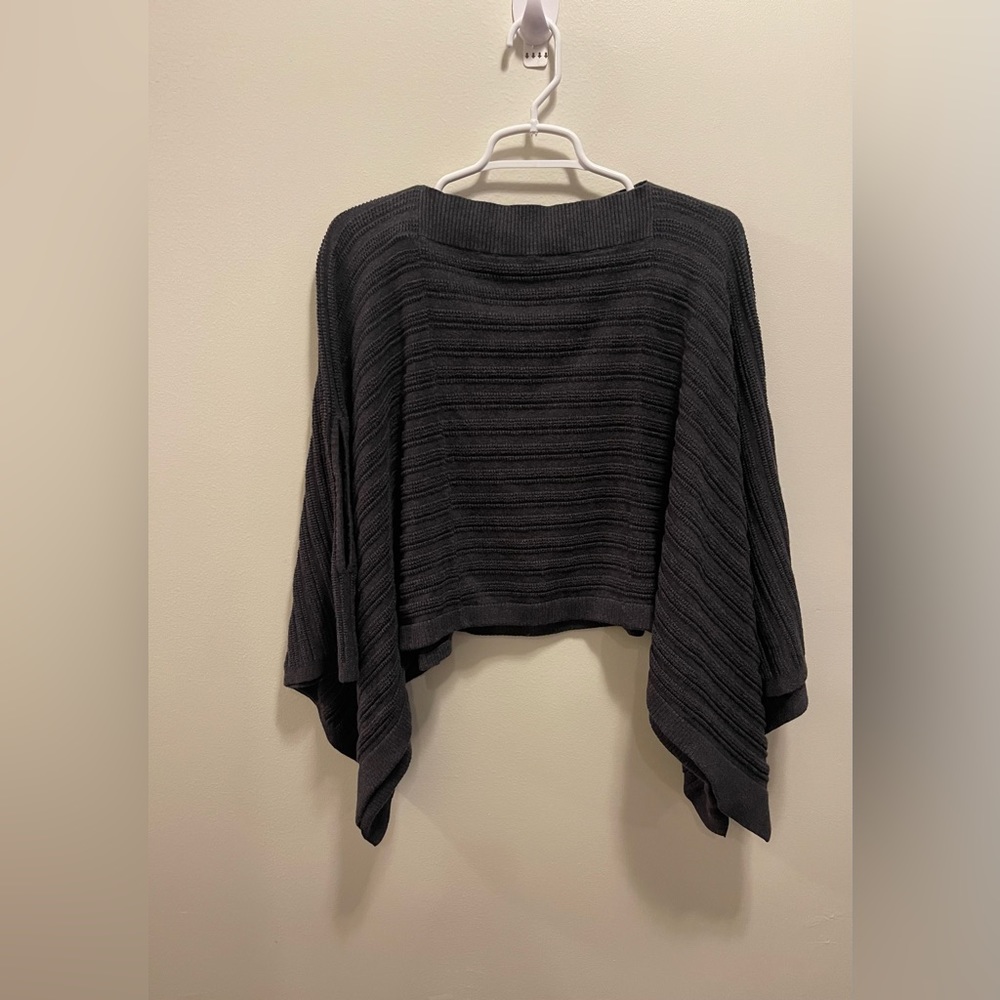 Lululemon Grey Forward Flow Cape Size OS